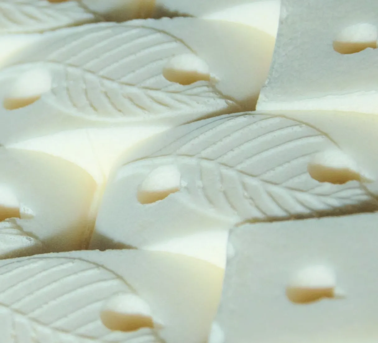 Nachhaltiger Naturlatex – ökologisches und elastisches Material für ergonomische Unterstützung in Swiss BioLuxe Matratzen