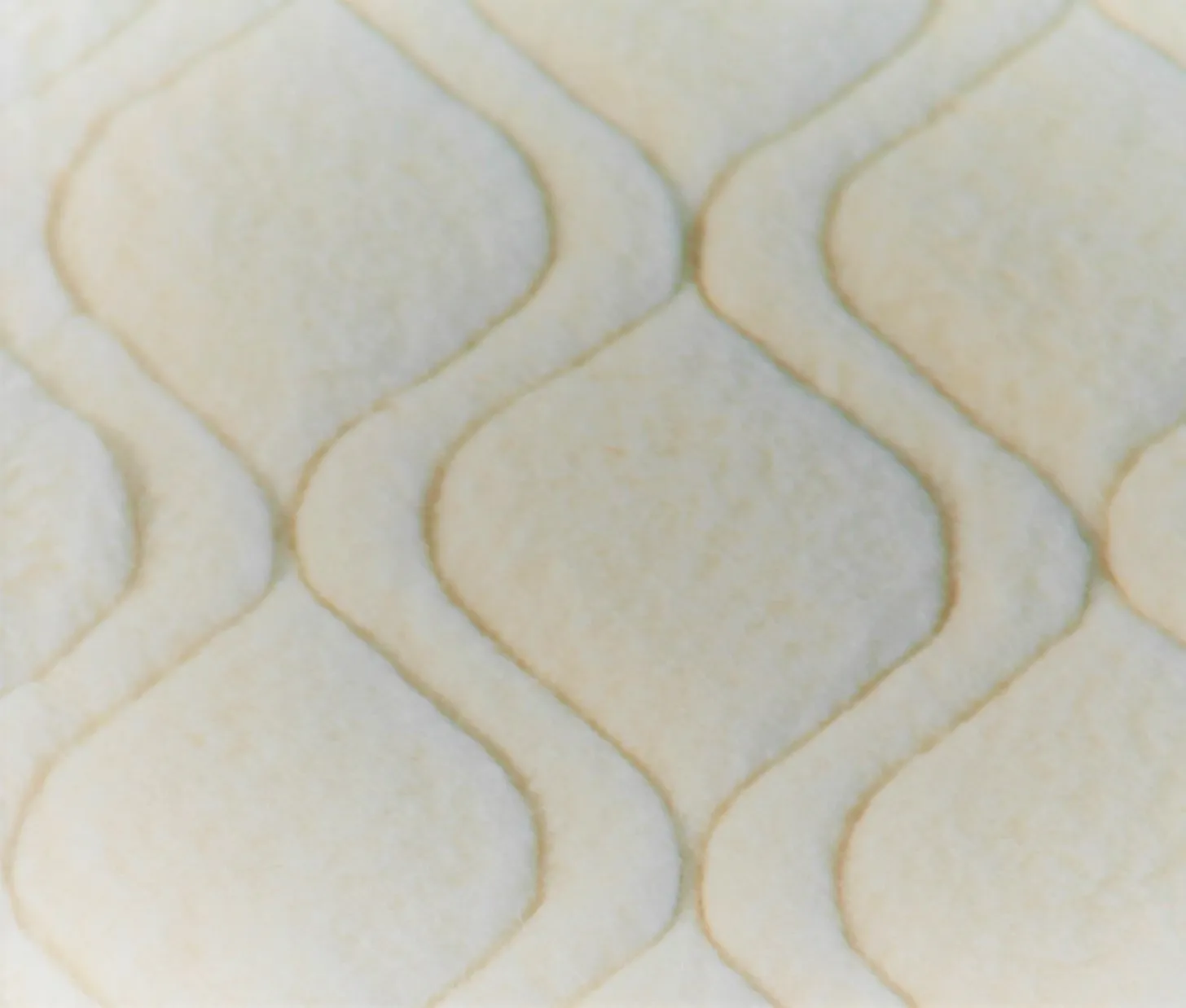 Wildseide, Kamelhaar und Schafwolle – edle temperaturausgleichende Naturfasern für luxuriösen Schlafkomfort bei Swiss BioLuxe